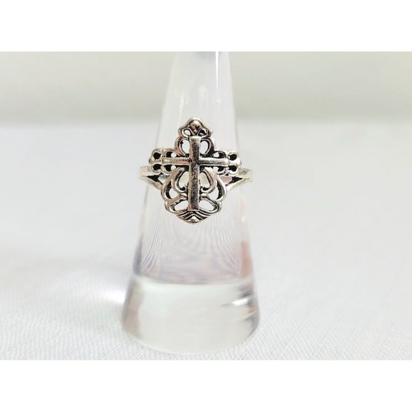 Vintage Silver Celtic Design Ring Size 6.5 Women's Jewelry - Picture 1 of 2